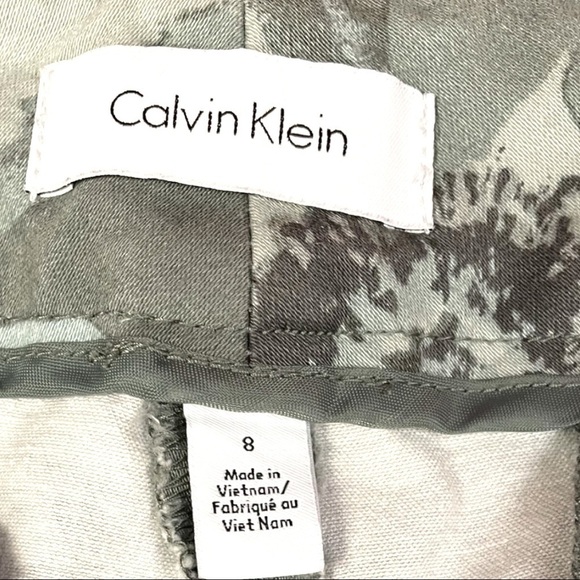 𝅺calvin Klein ladies shorts, size 8, 97% cotton, - Picture 4 of 6